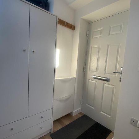 Lovely And Modern Studio Apartment. Borehamwood Exterior photo